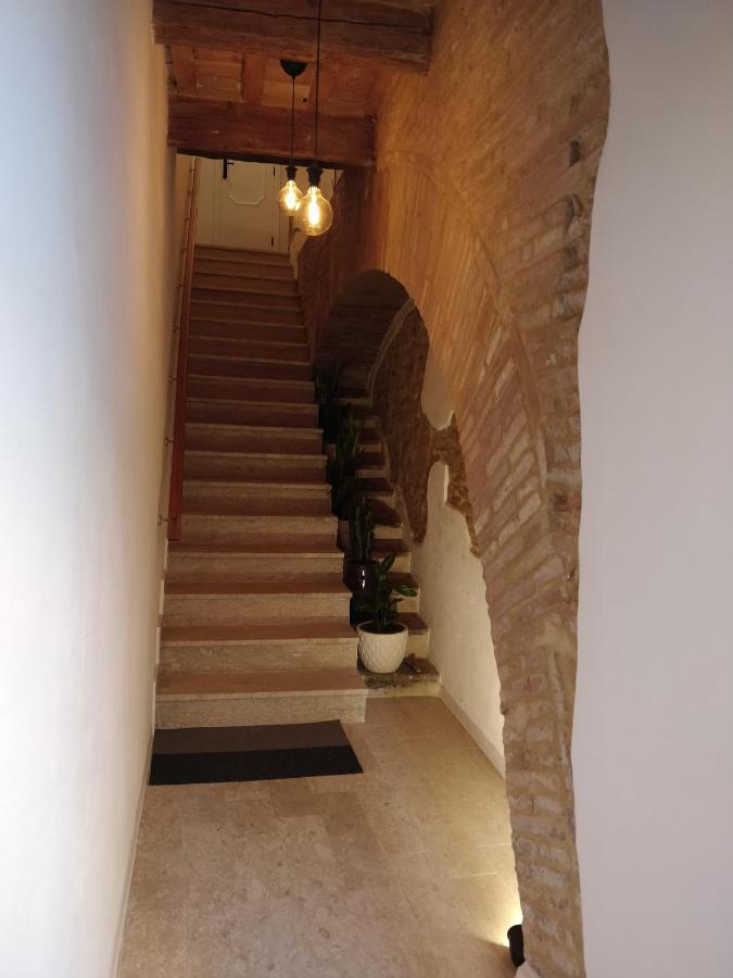 Isi Guesthouse 29 Jesi Kültér fotó